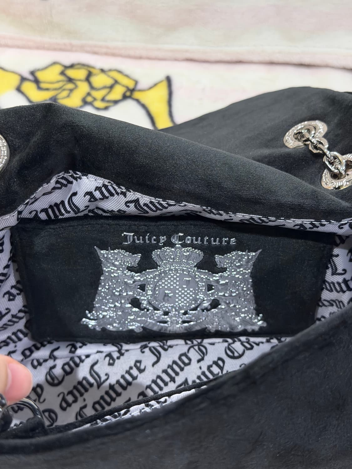 [신상✨프리뷰세일] 쥬시꾸뛰르 벨벳 스톤 체인 숄더백/크로스백 블랙 상품이미지8