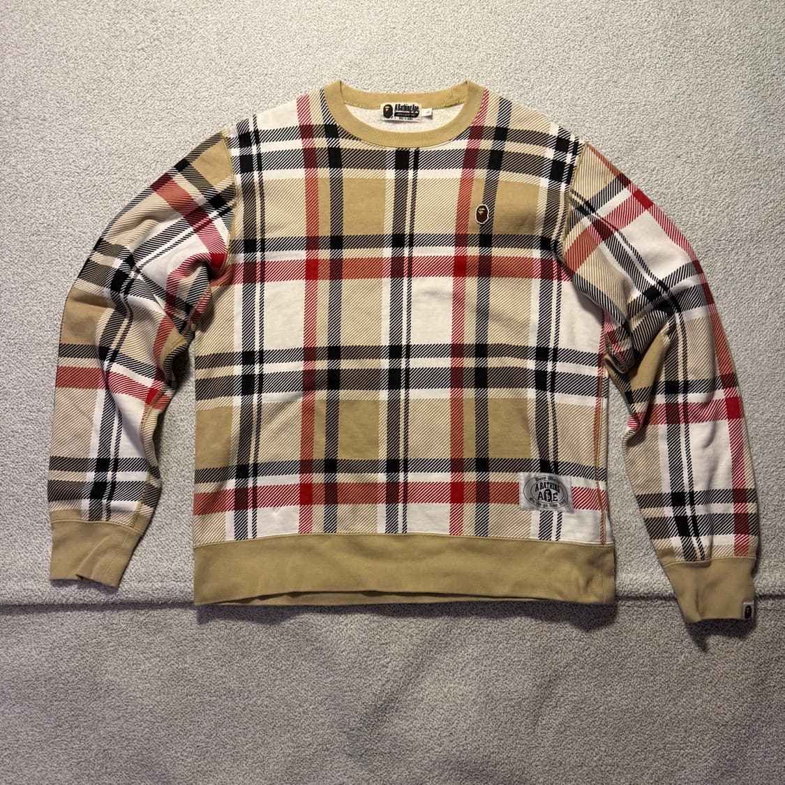 베이프 체크 맨투맨 상품이미지1