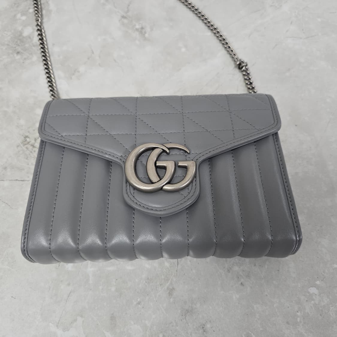 구찌 GG 마몬트 마틀라쎄 체인 숄더백 판매 상품이미지3