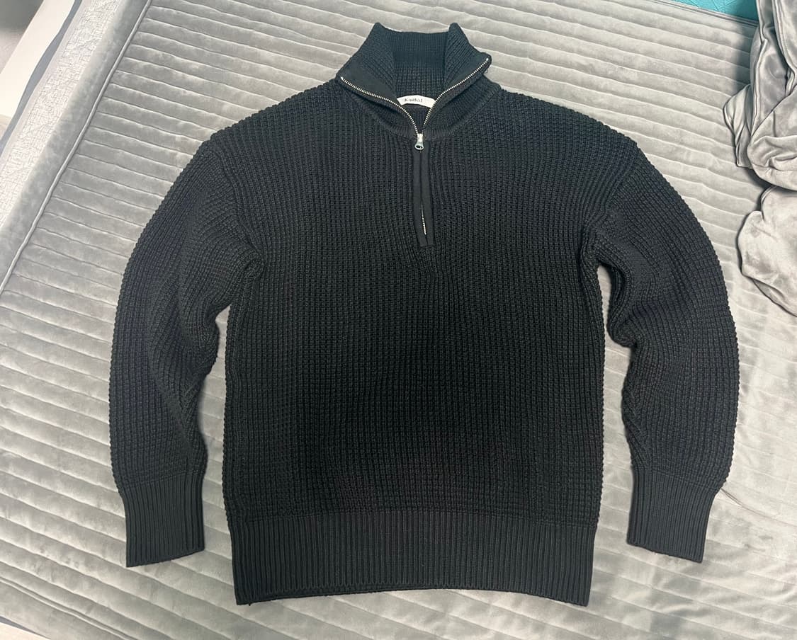 Knitted 블랙 하프집업 니트 상품이미지1