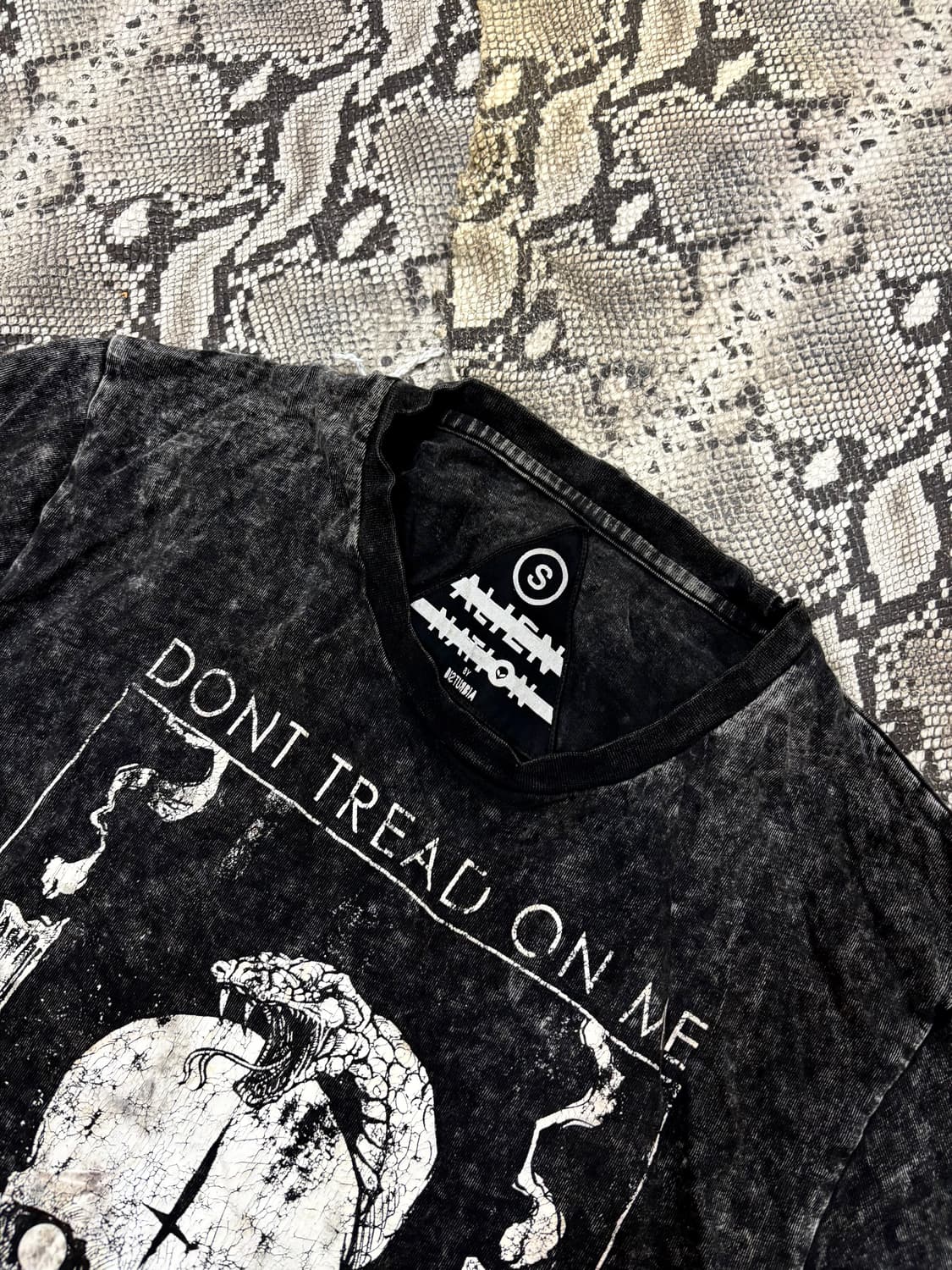 “Vintage” 00’s Skull&Snake Print Washing 상품이미지4