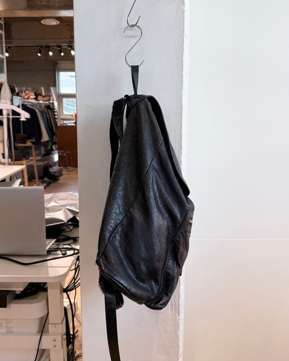 발렌시아가 블랙 클래식 시티 백팩  상품이미지3