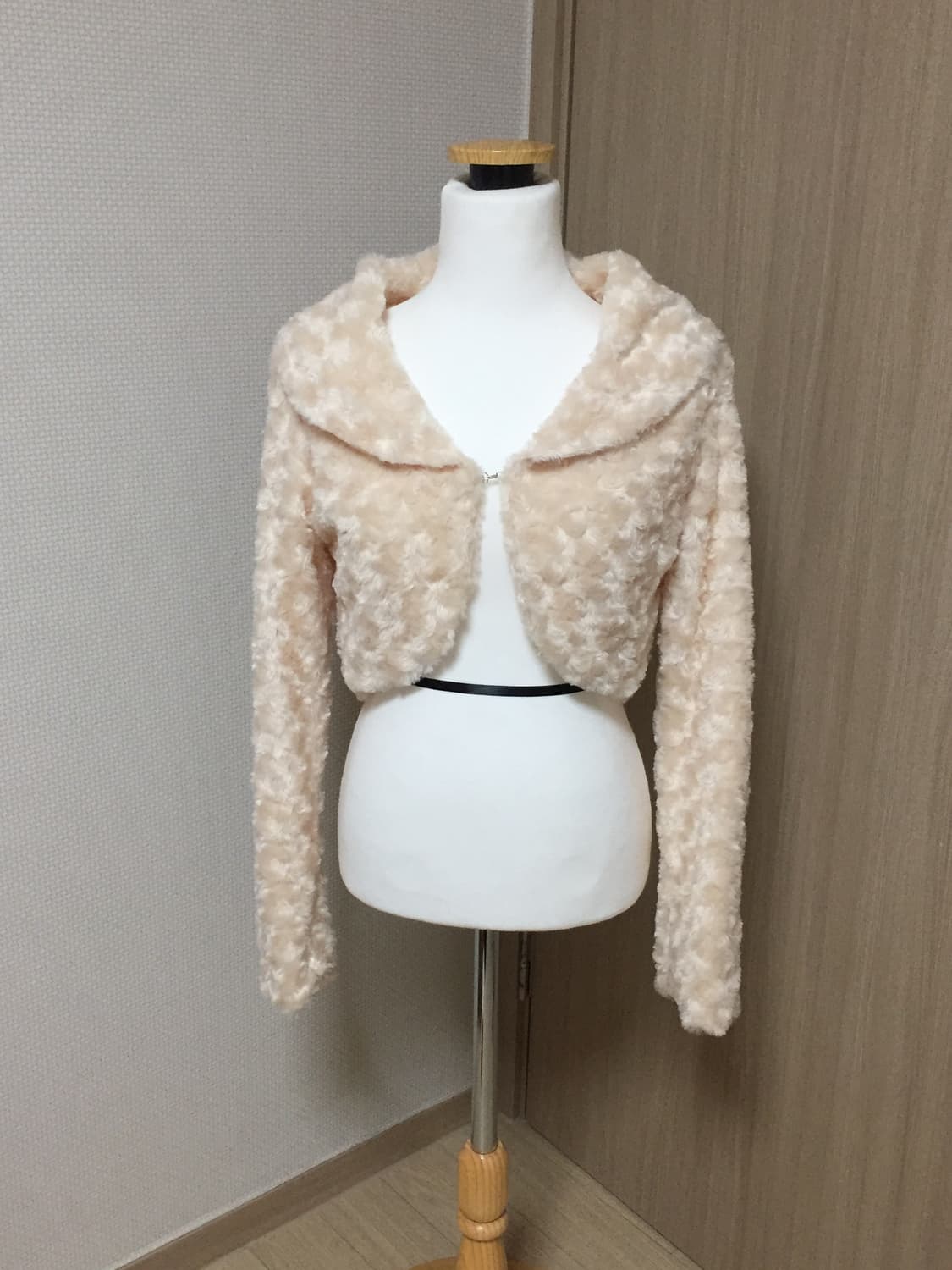 Wink사 퍼 빈티지 로즈 크롭 볼레로  상품이미지1