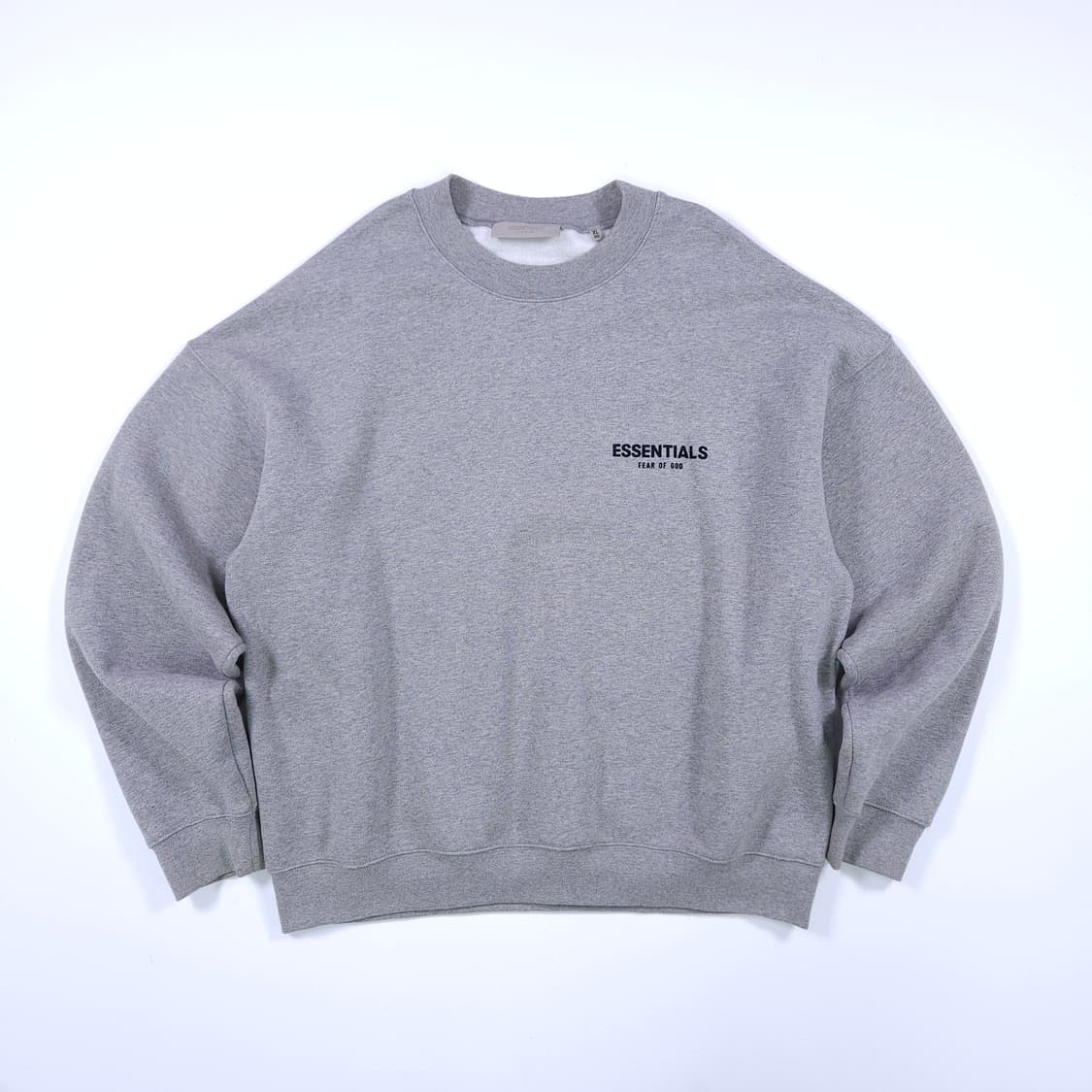 에센셜 맨투맨 상품이미지1