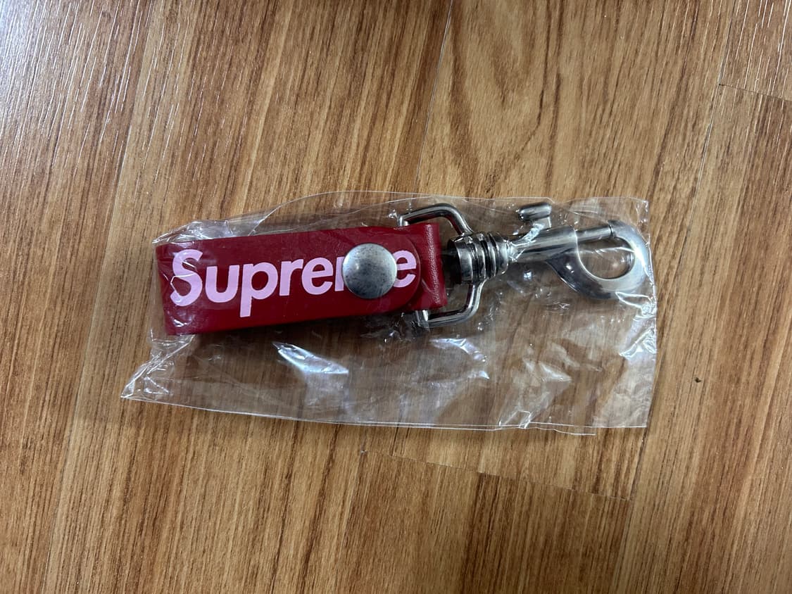 슈프림 레더 키 루프 레드 상품이미지3