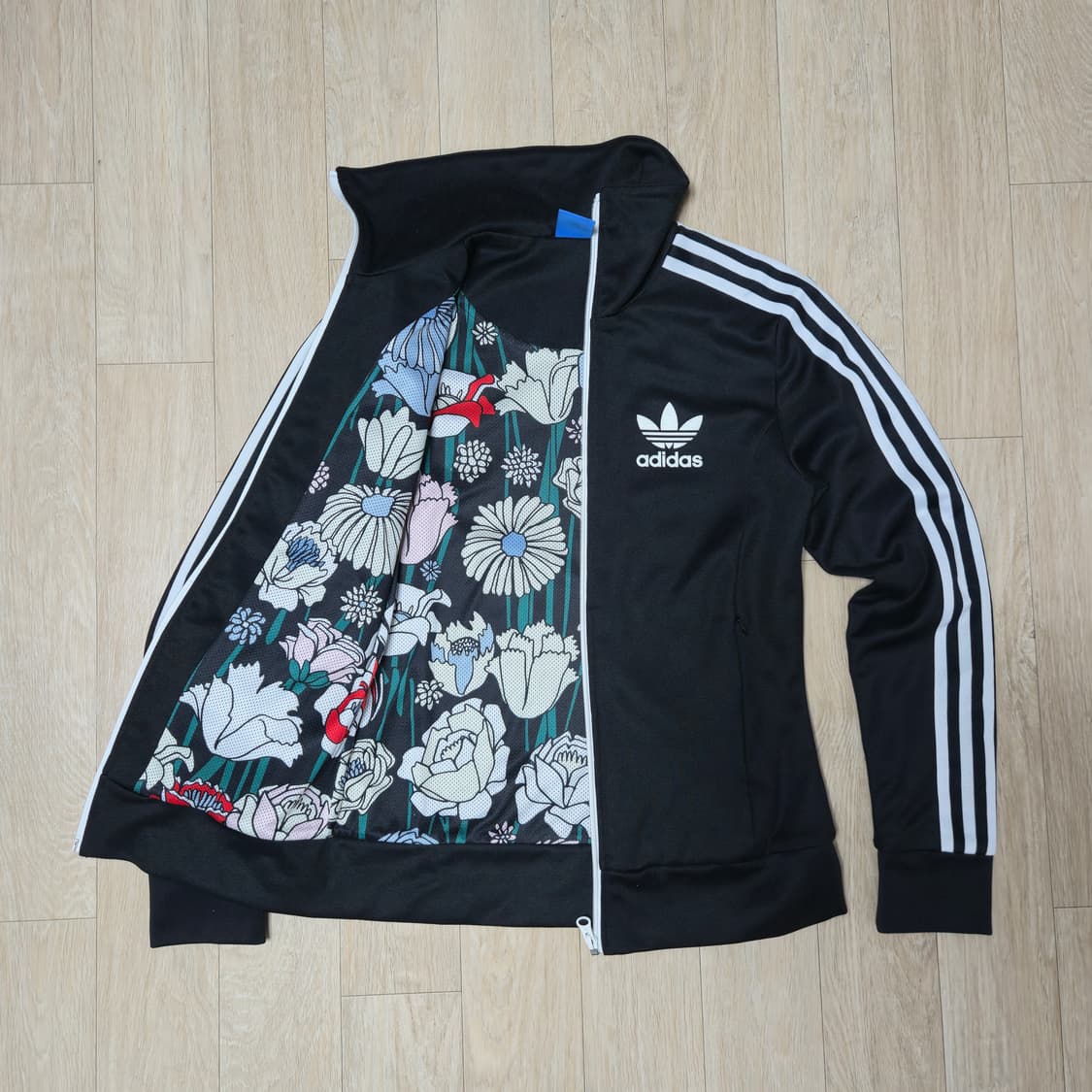 90) 아디다스 우먼 유로파 블랙 패턴 안감 트랙탑 져지 자켓 상품이미지1