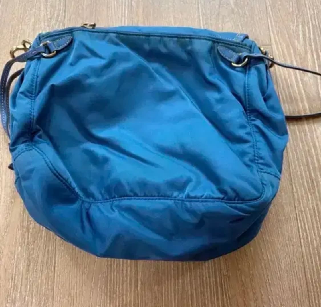 프라다 포코노 크로스백 상품이미지2