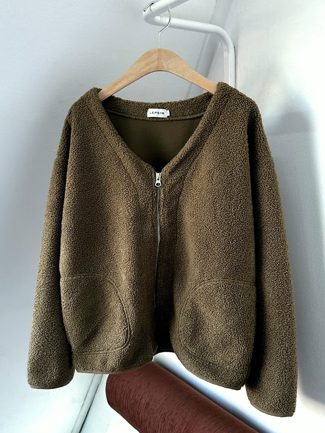 Design neck curly fleece blouson 상품이미지1