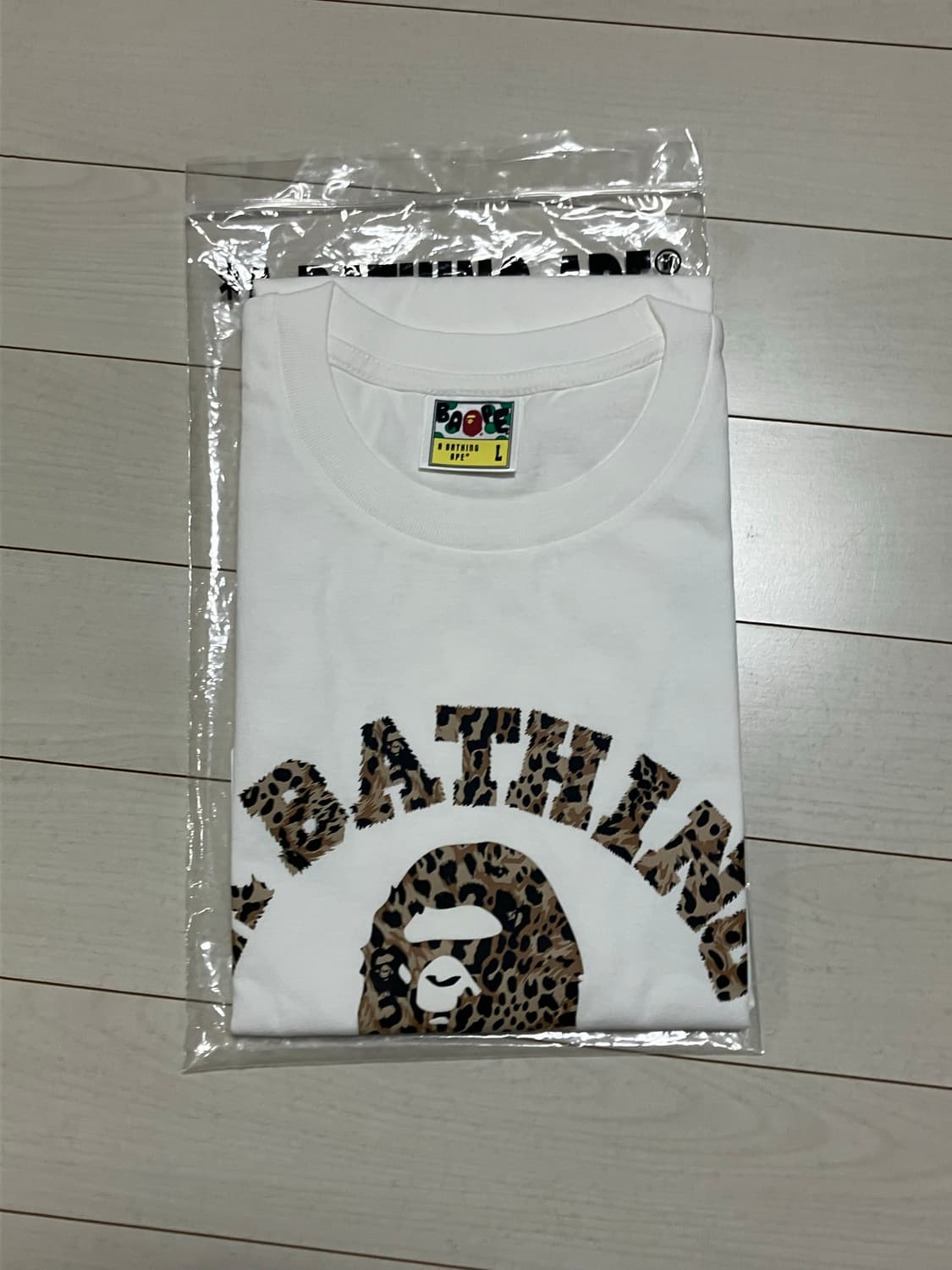 베이프 와일드 레오파드 패턴 컬리지 화이트 반팔 L 상품이미지1