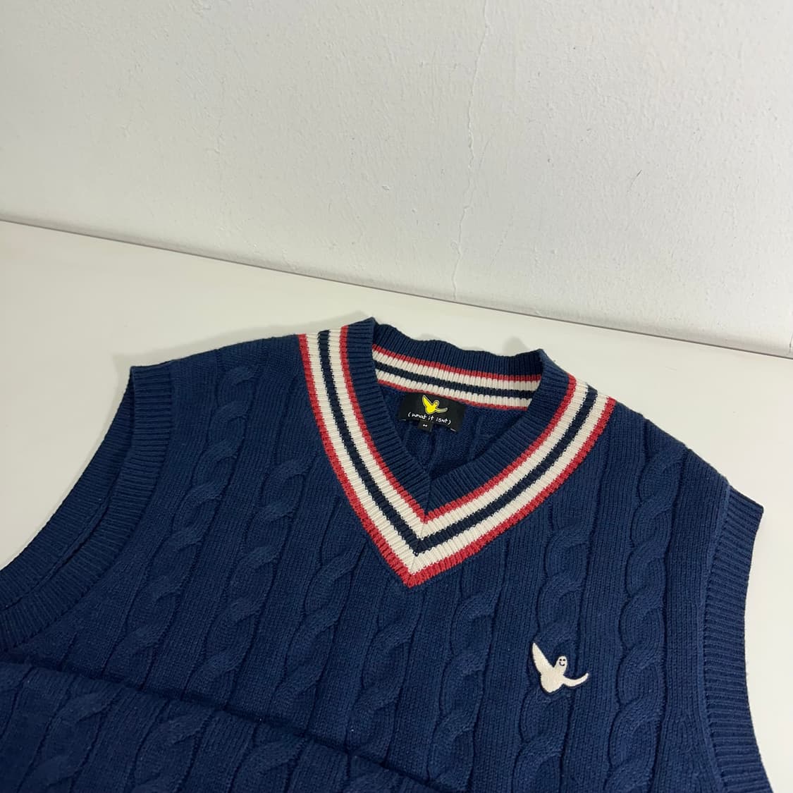 M 와릿이즌 네이비 브이넥 꽈배기 니트조끼 상품이미지1