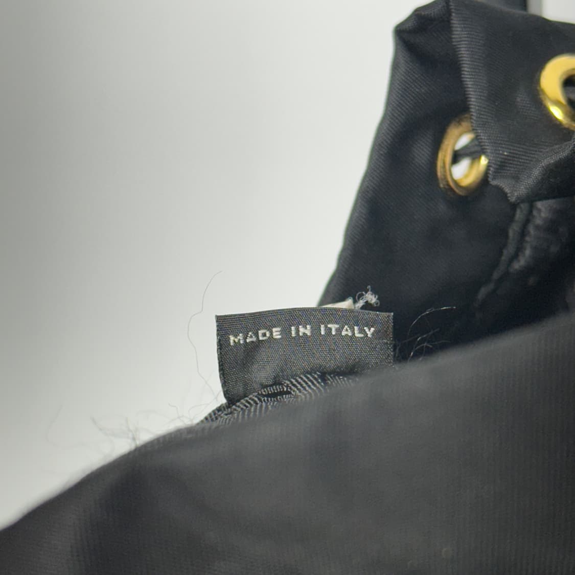 [S급] 프라다 삼각로고 리나일론 금장 버킷백 상품이미지6