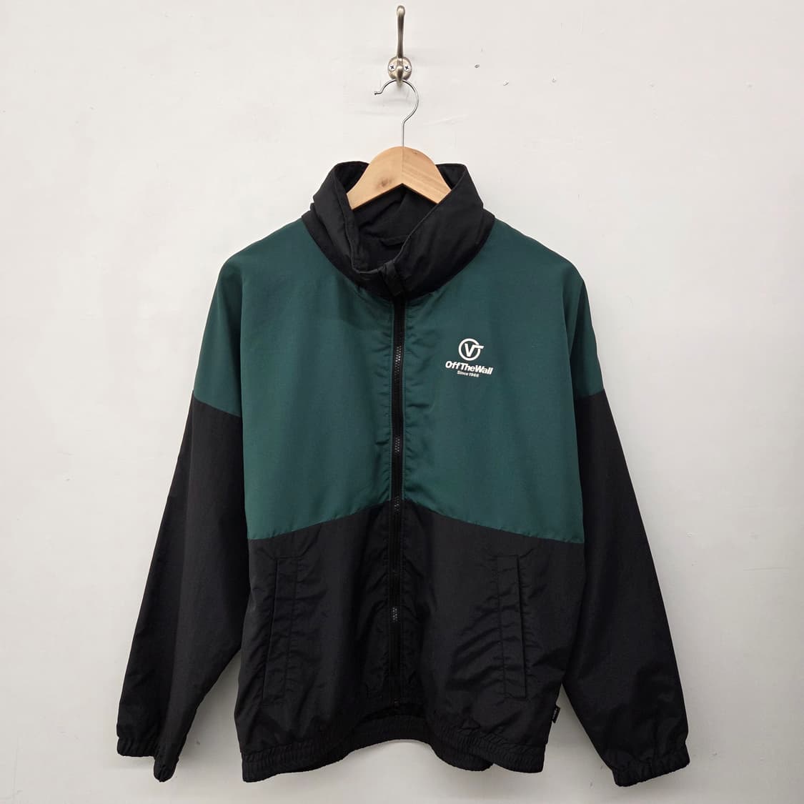 반스 Off The Wall 바람막이 그린/블랙 남m 상품이미지1
