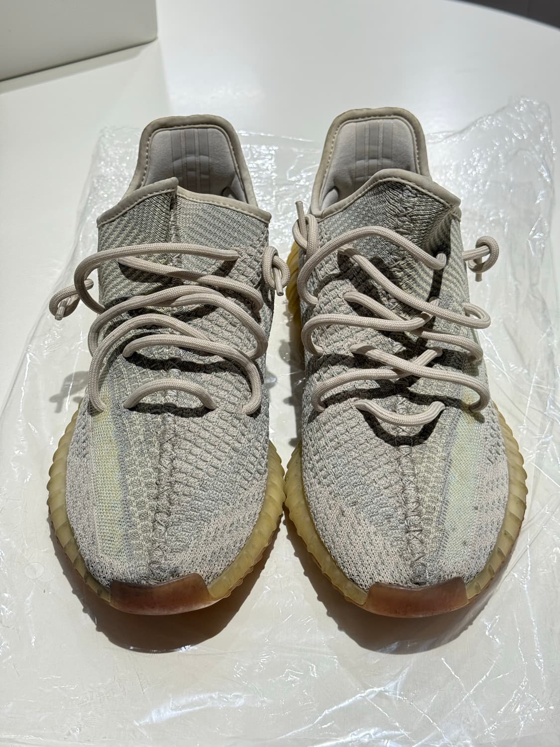 아디다스 이지부스트 350 v2 라이트 상품이미지1