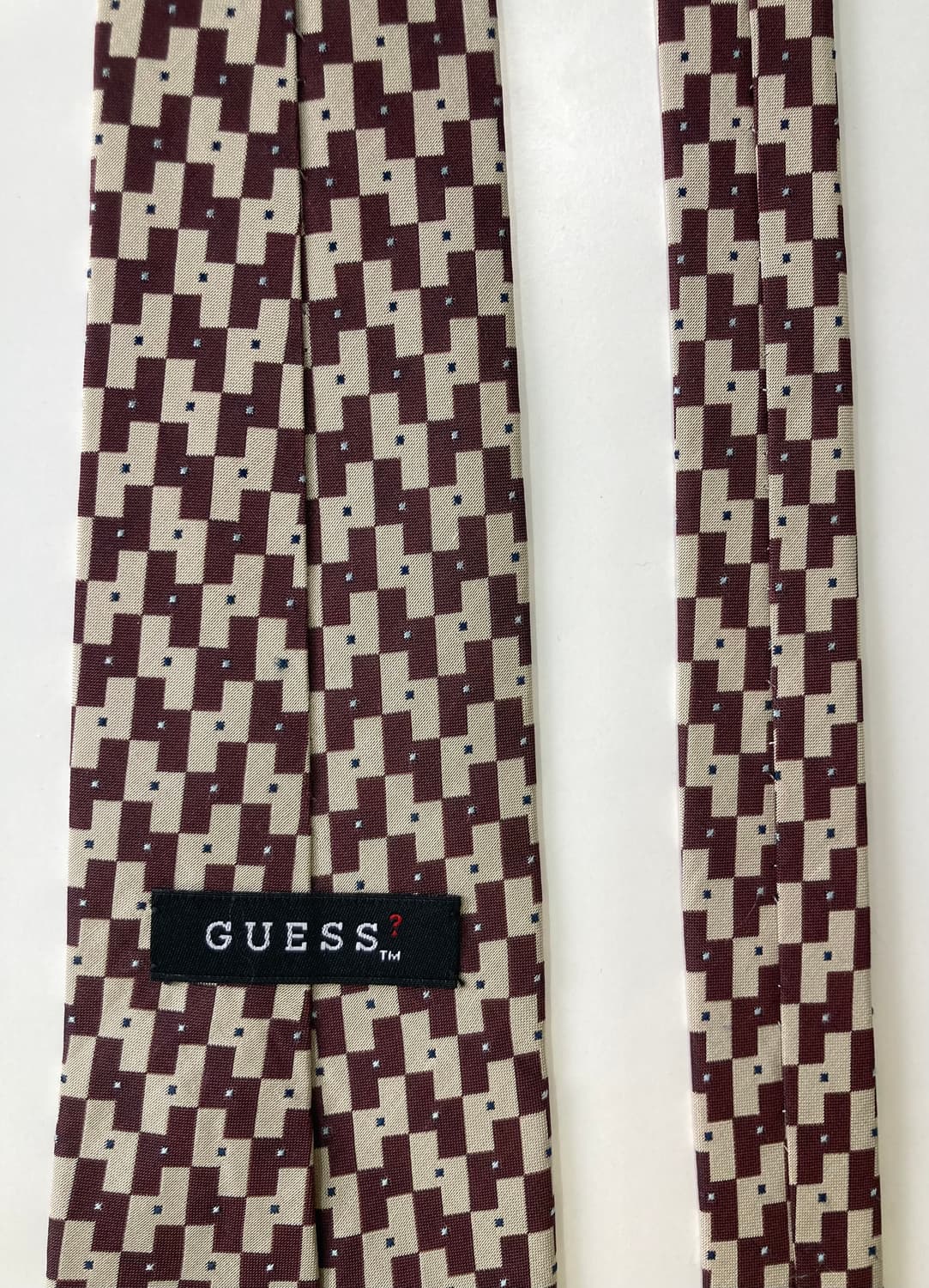 게스 넥타이 상품이미지4