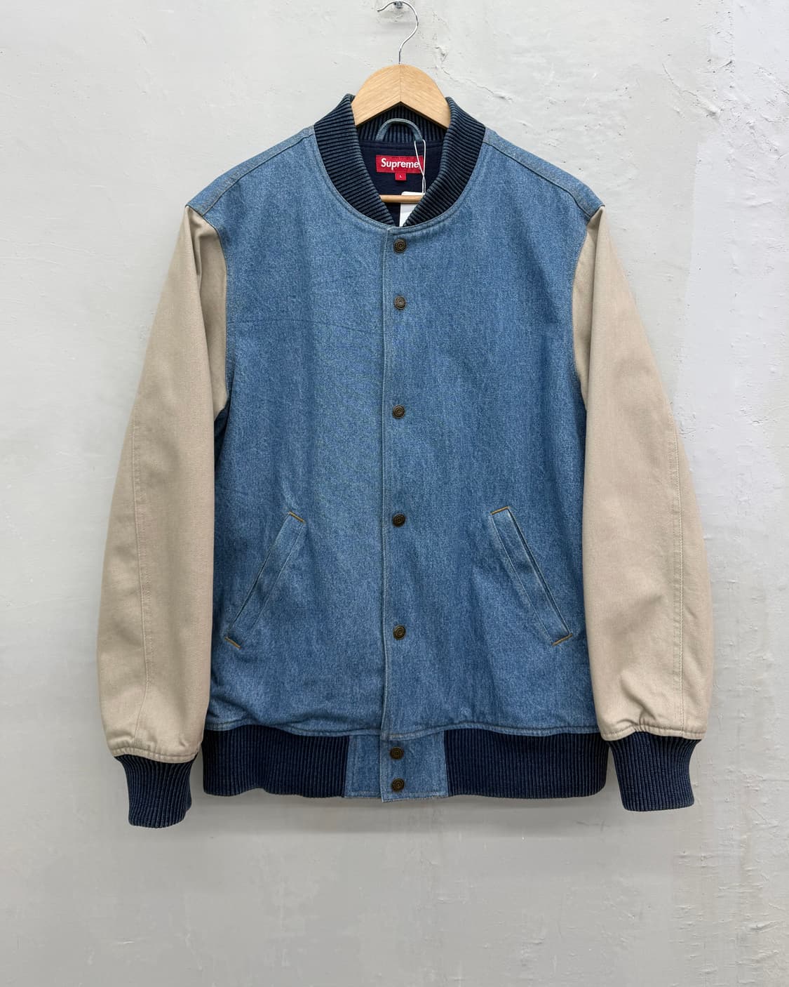 슈프림 엠브로이더리 데님 바시티 자켓 상품이미지1