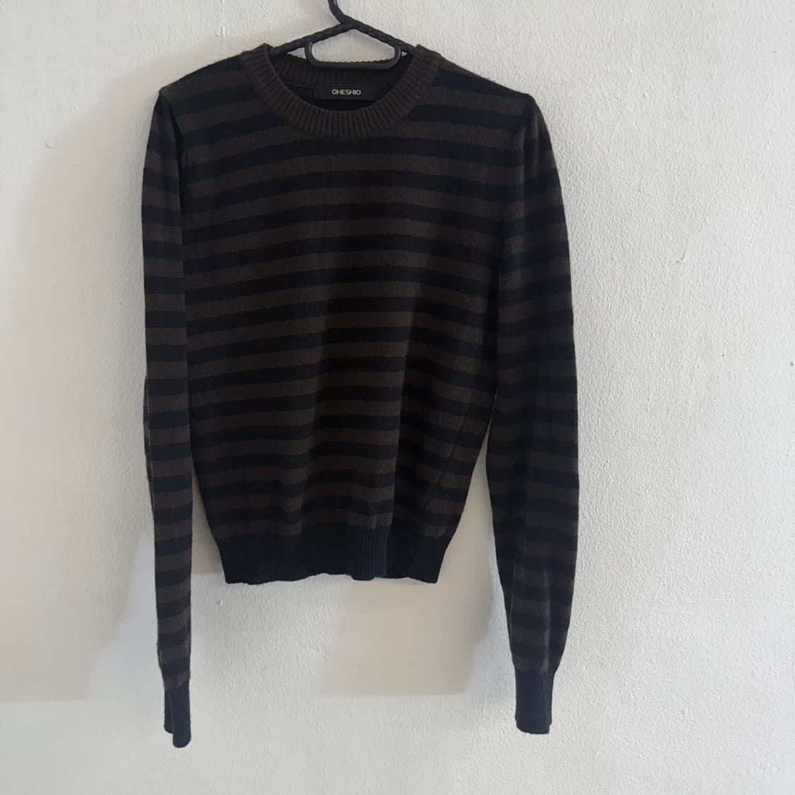 오헤시오 CASHMERE STRIPE KNIT, BROWN NAVY 상품이미지1