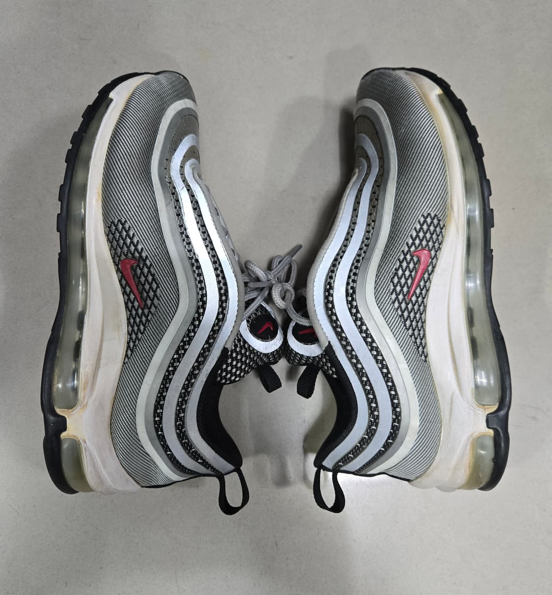 나이키 에어맥스97 울트라17 메탈릭 실버 240mm 상품이미지4