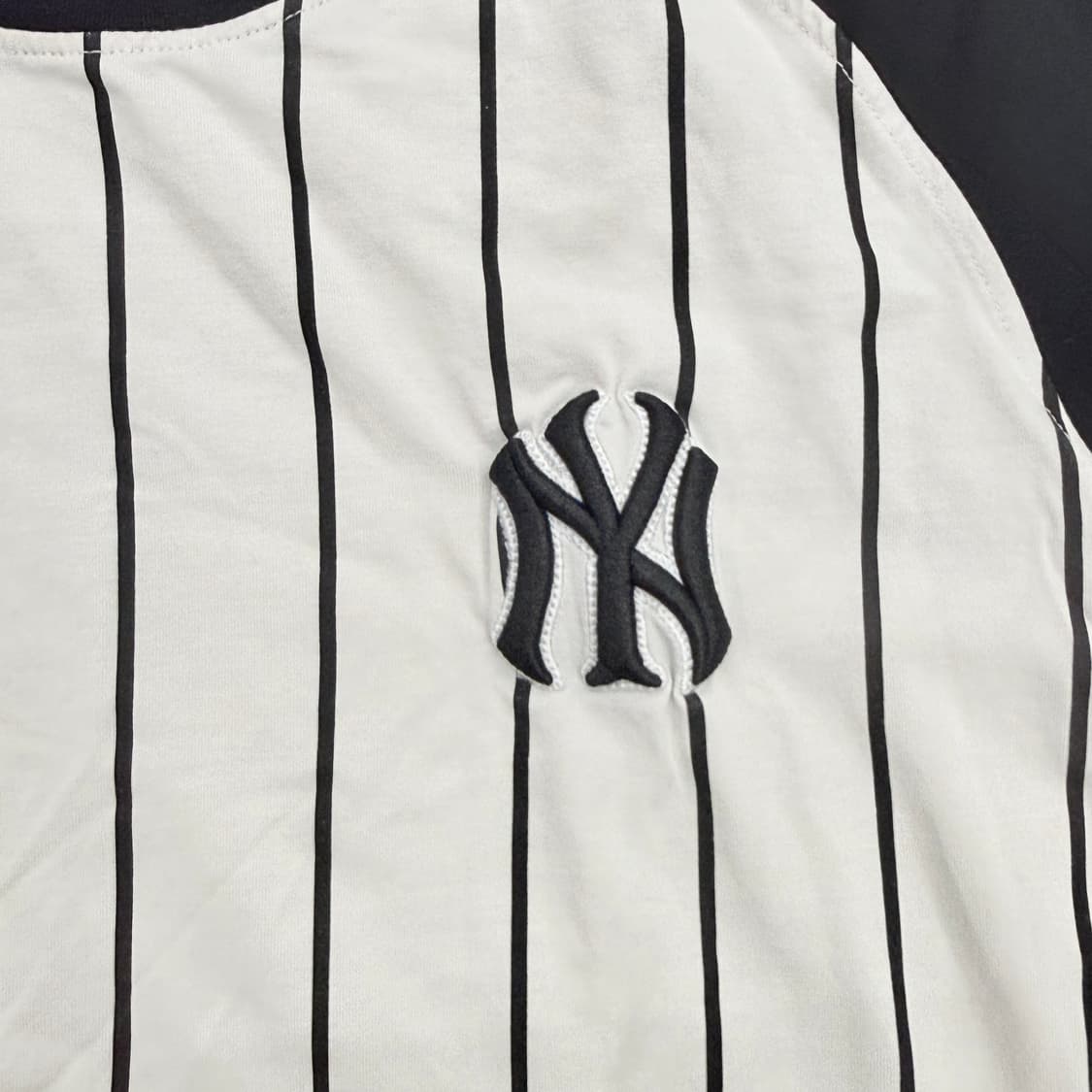 MLB 뉴욕양키즈 스트라이프 반팔 티셔츠 (화이트/블랙) 상품이미지4