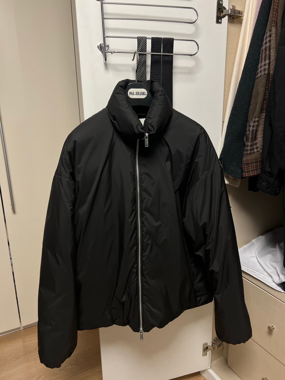 스튜디오 니콜슨 다운자켓 상품이미지1