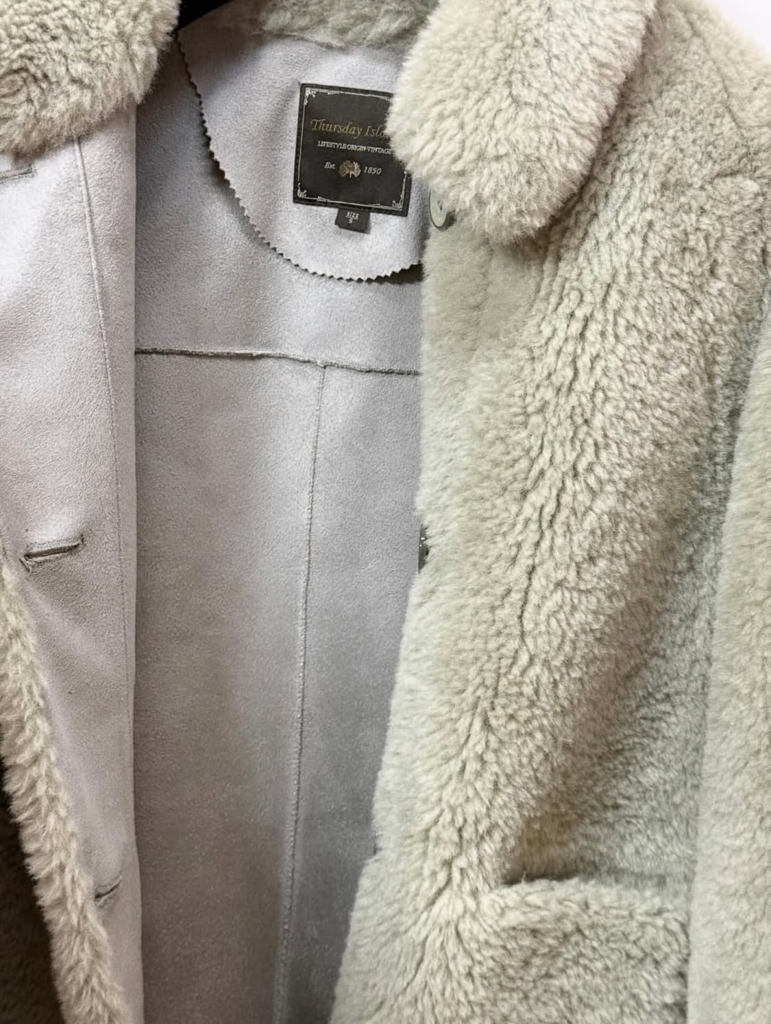 써스데이 아일랜드 퍼 자켓 상품이미지5