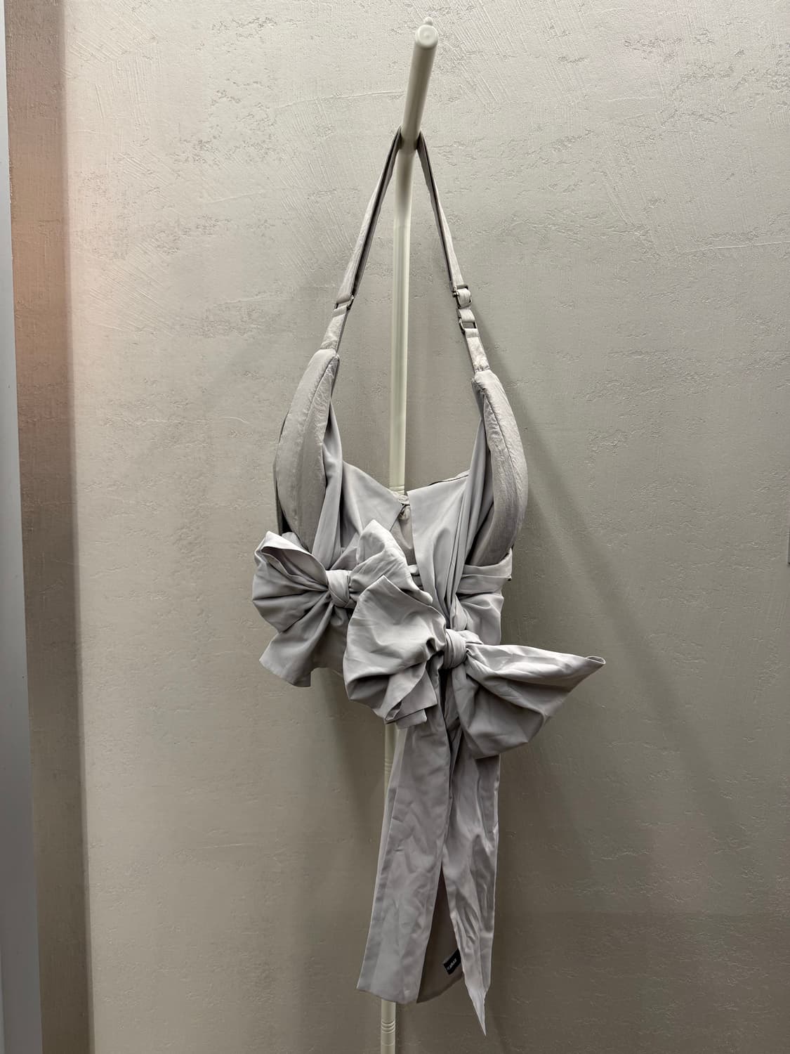 IUGA MAKA RAS 이우가마카라스 그레이 크로스백  상품이미지3