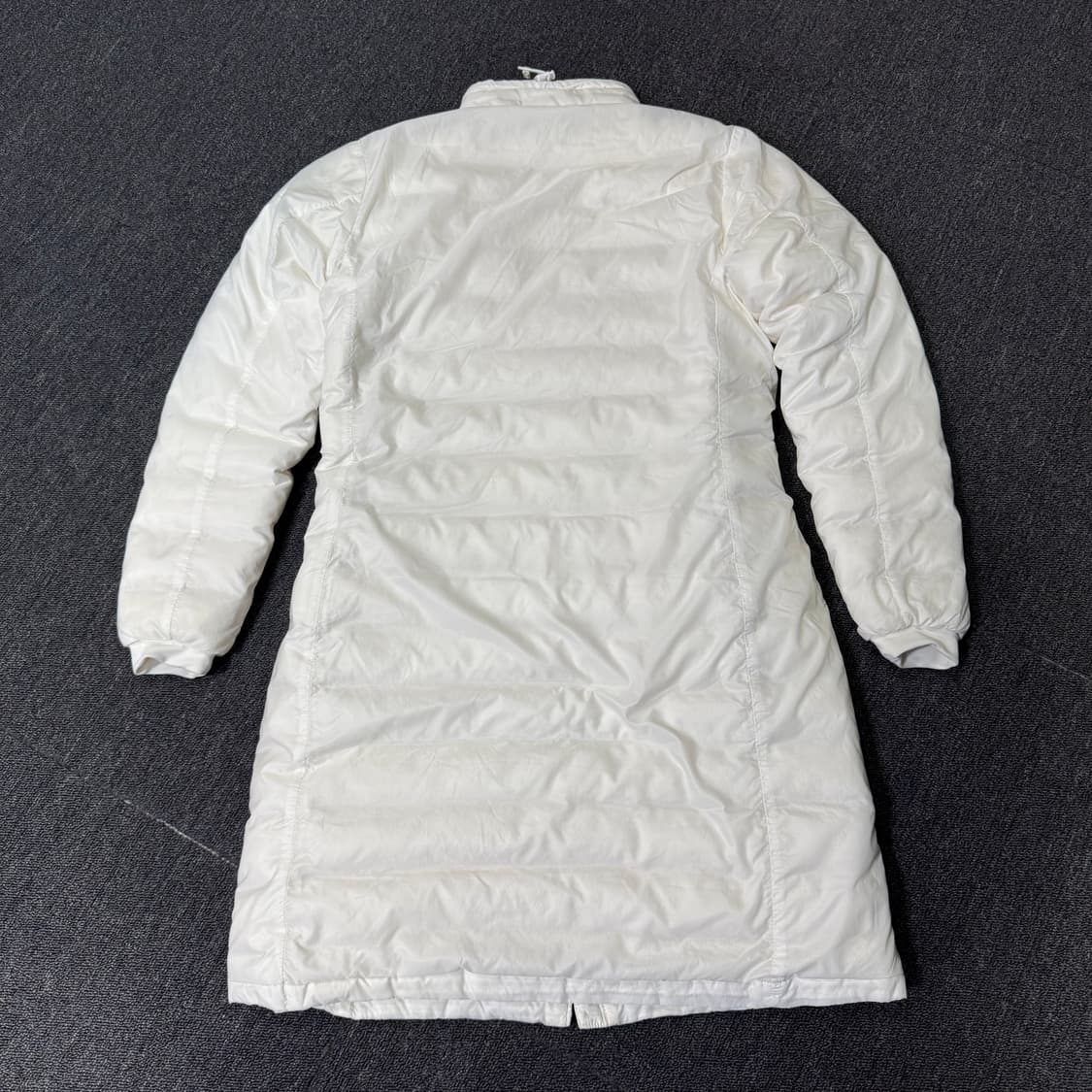 캐나다구스 여성 화이트 롱패딩 상품이미지5