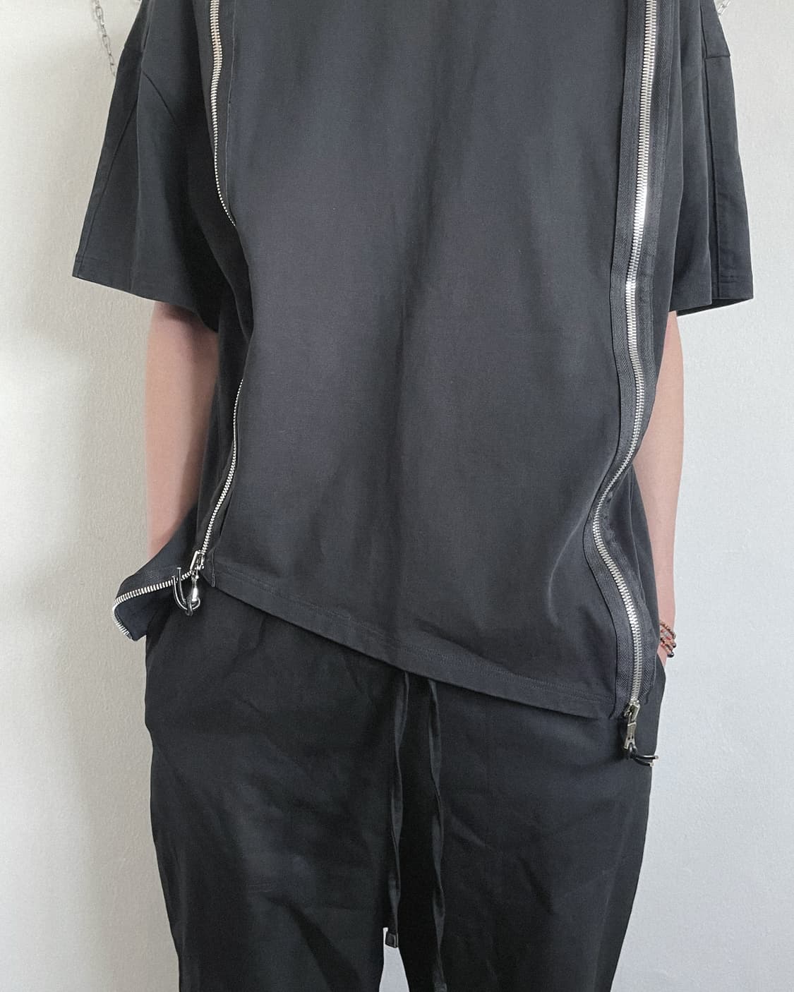 xperiment 사선지퍼 하이넥 하프슬리브 탑 상품이미지2