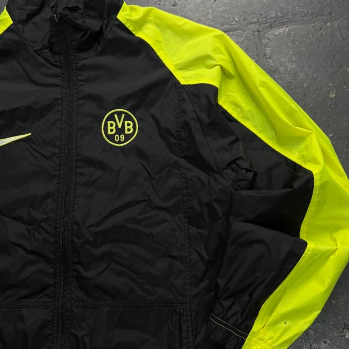 100 나이키 올드스쿨 97-98 도르트문트 바람막이 상품이미지2