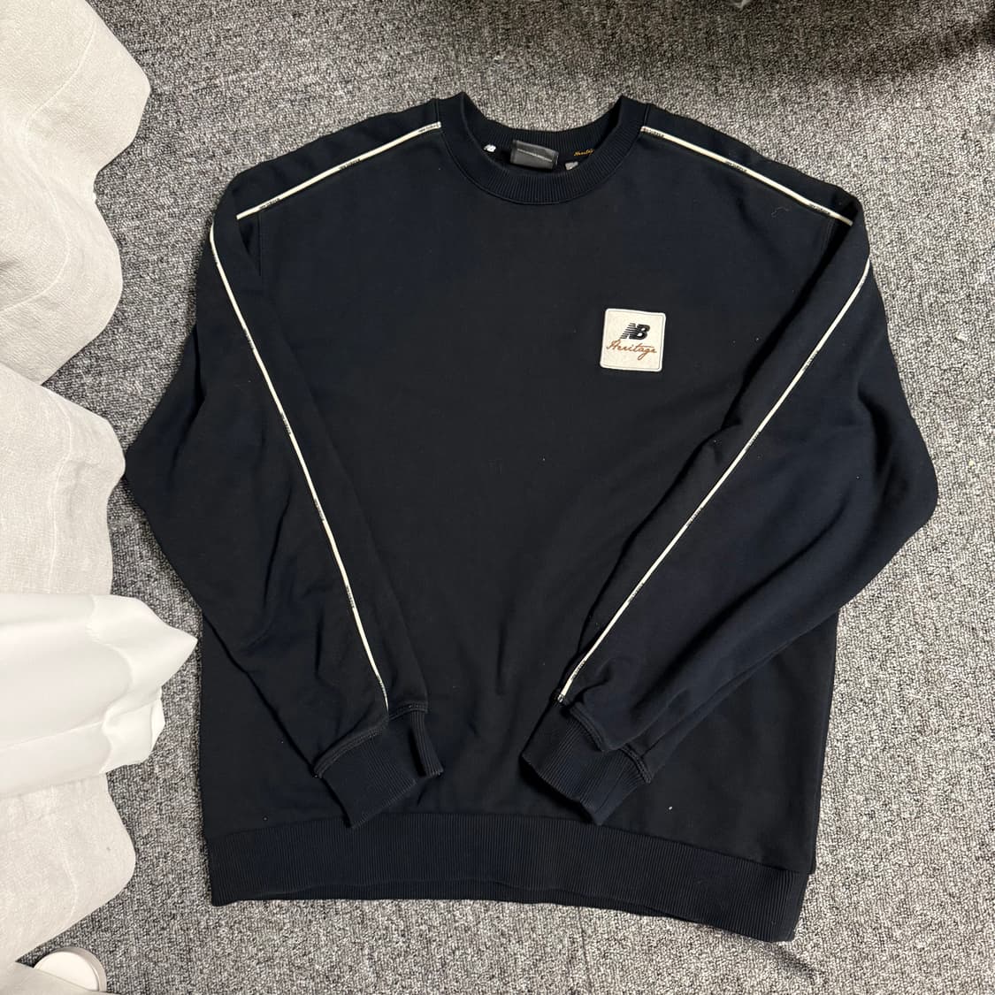 뉴발란스 맨투맨 상품이미지2