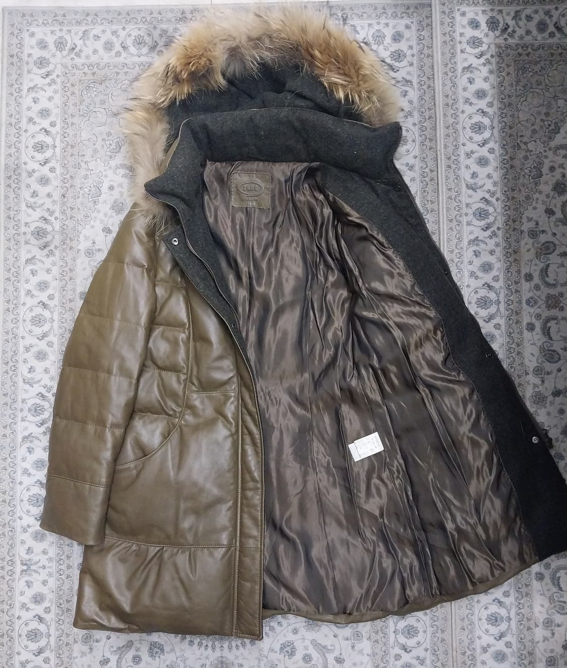 TUBE 양가죽 후드 퍼 패딩코트 (후드분리됨) 상품이미지2