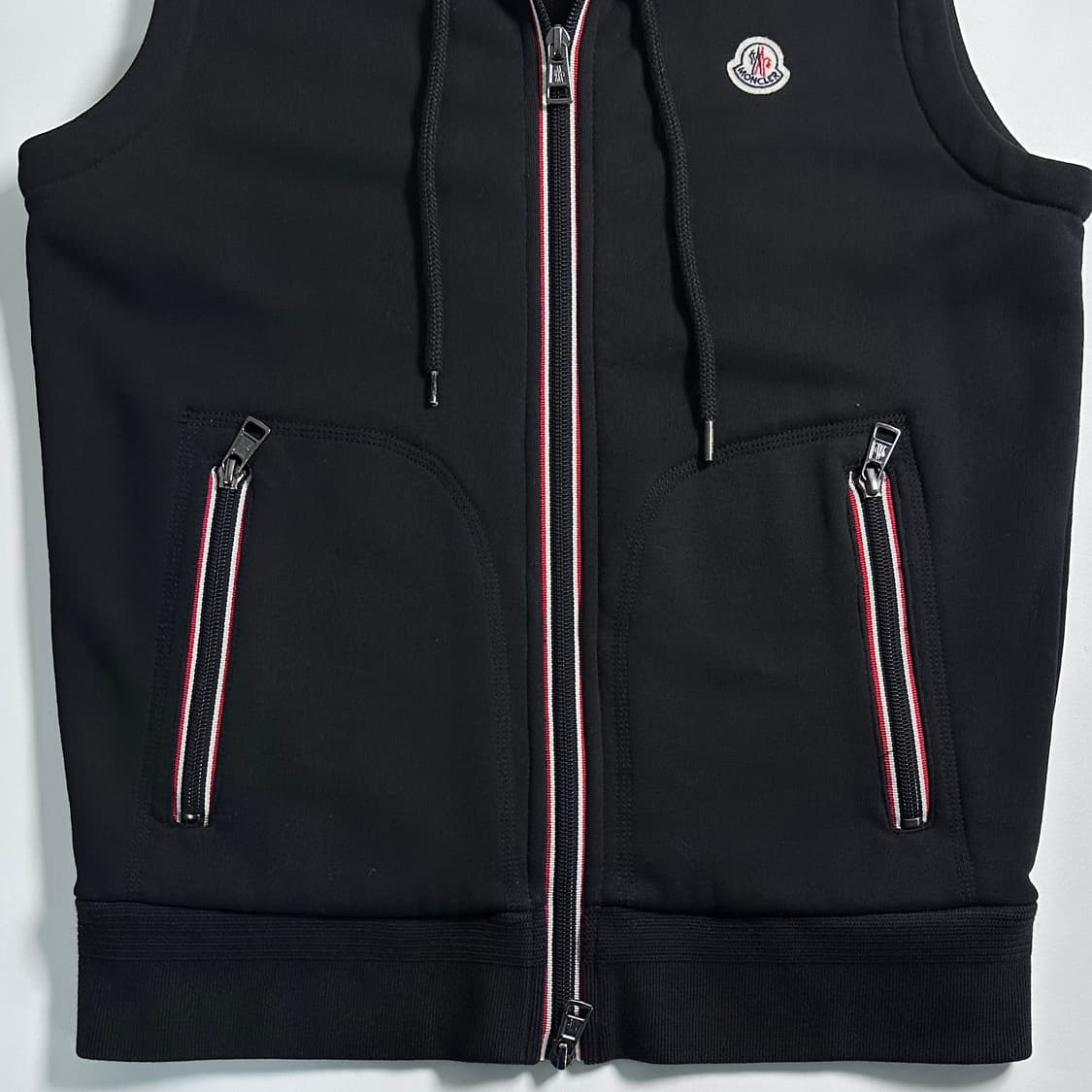 몽클레어 블랙 조끼 후드집업 상품이미지5