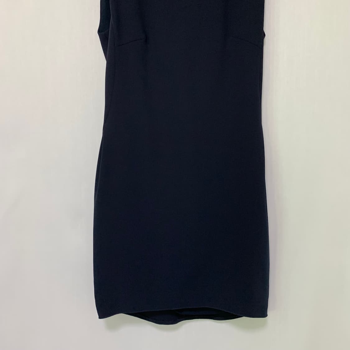 한섬 타임 백 핀턱 드레이프 슬리브리스 원피스 아카이브무드 상품이미지6