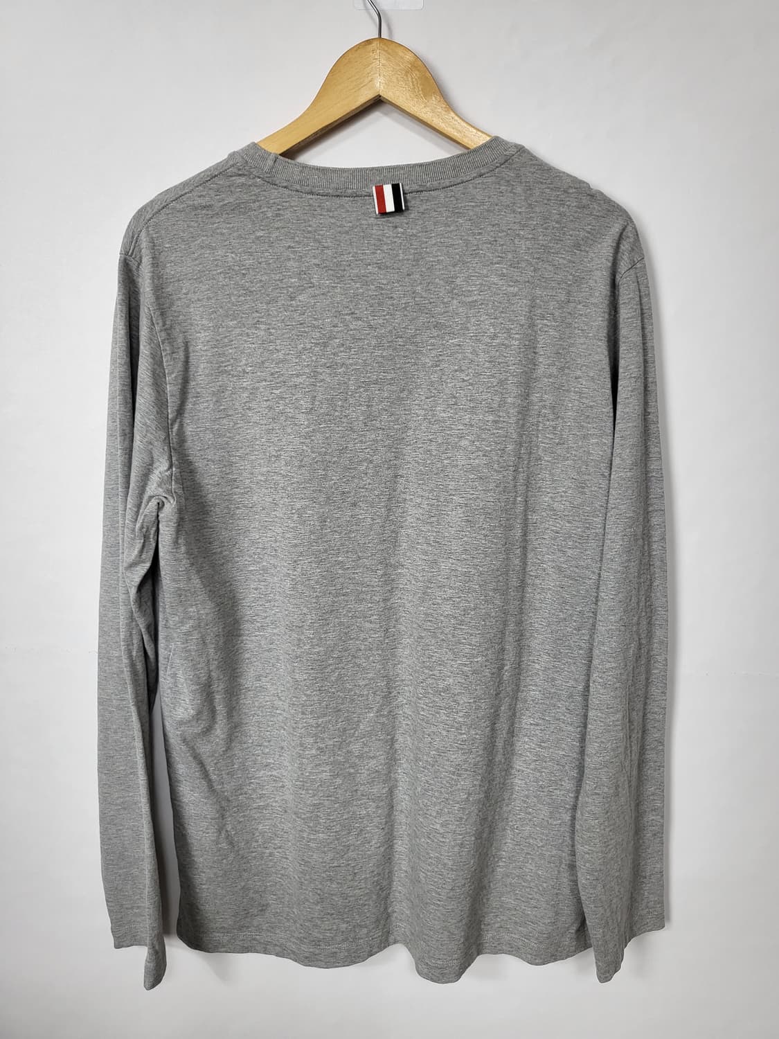 톰브라운 그레이 사이드 슬릿 롱스리브 티셔츠 (3) 상품이미지8