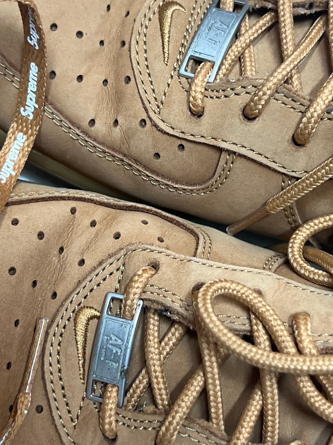 나이키 슈프림 에어포스 된장 280 판매합니다 상품이미지3