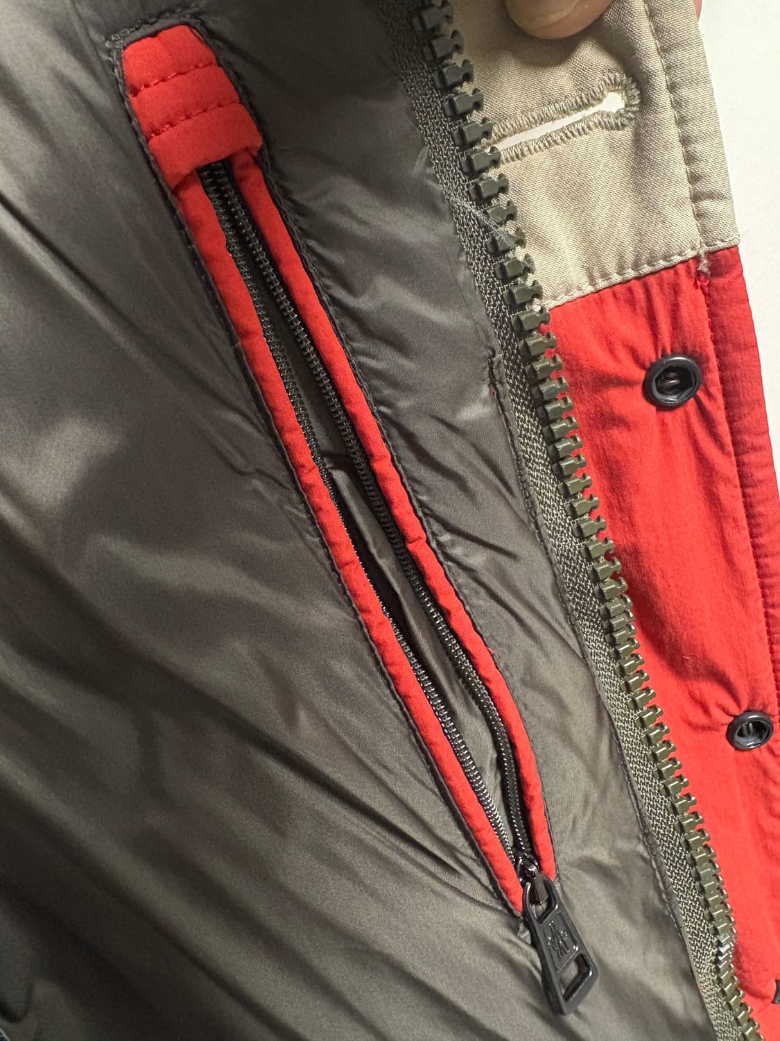 몽클레르 남성 빈티지 컬러블록 숏패딩 (만화 태그) 상품이미지5