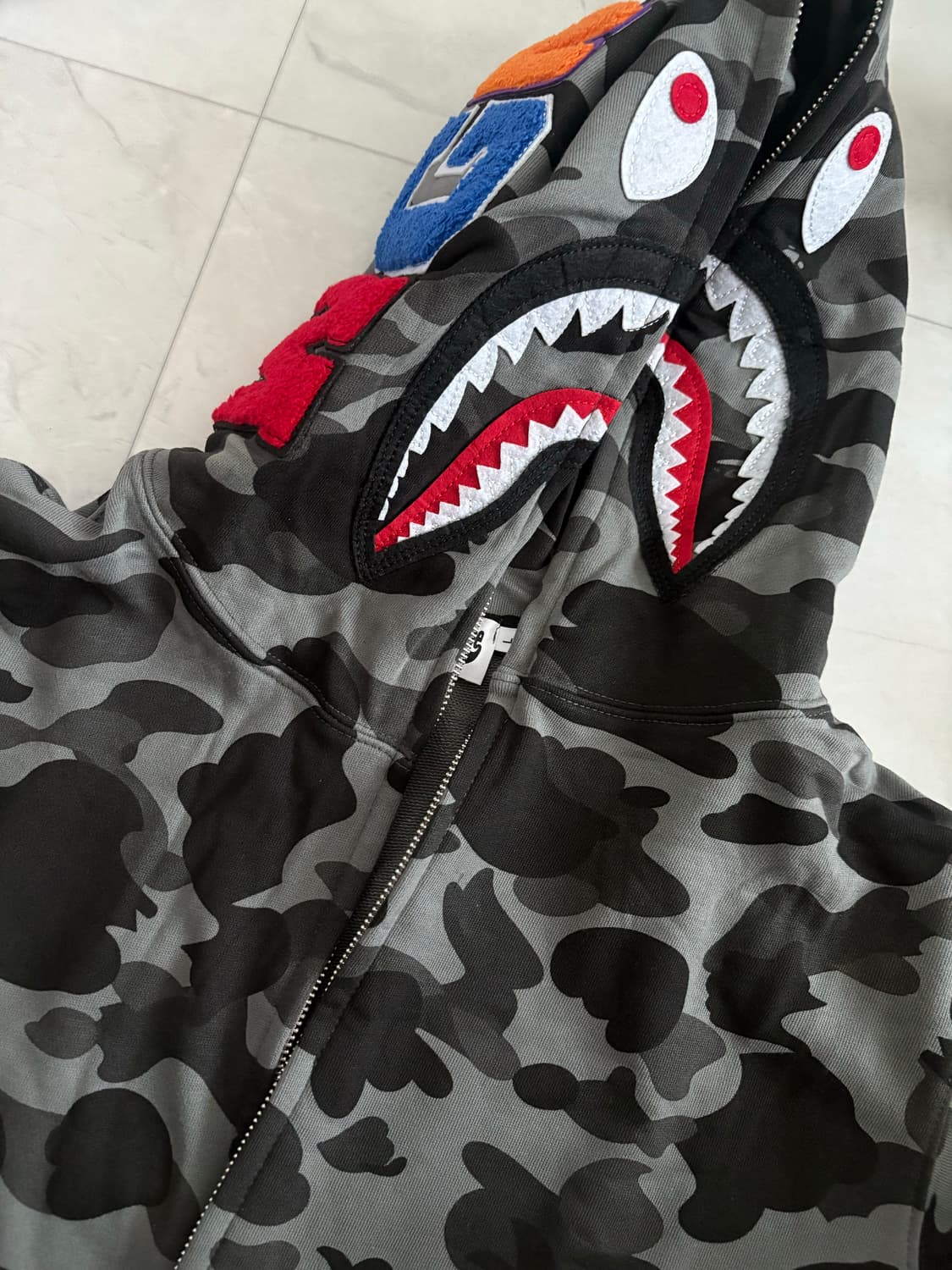 베이프 샤크후드집업 상품이미지1