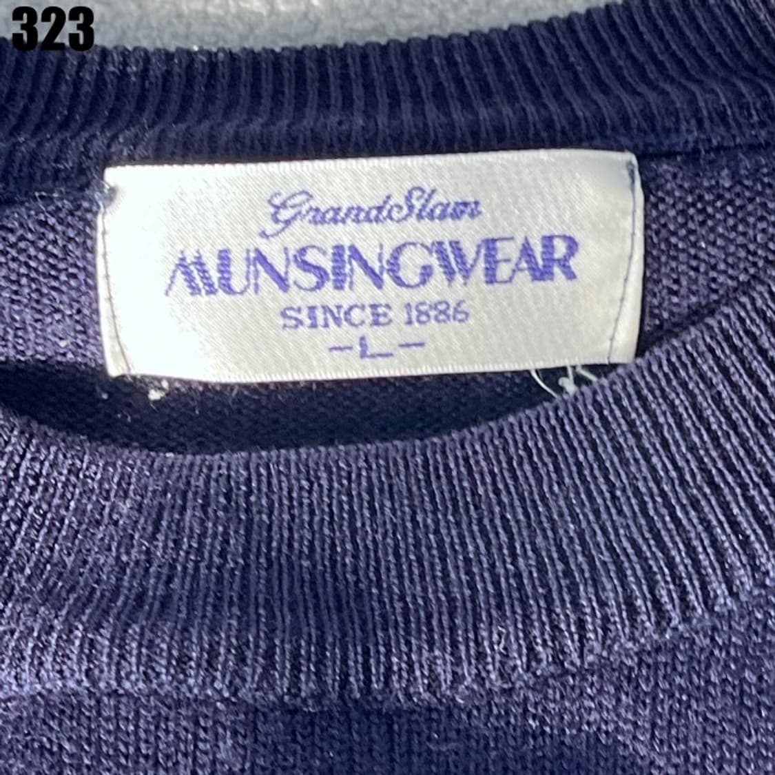 먼싱웨어 네이비 니트맨투맨  상품이미지2