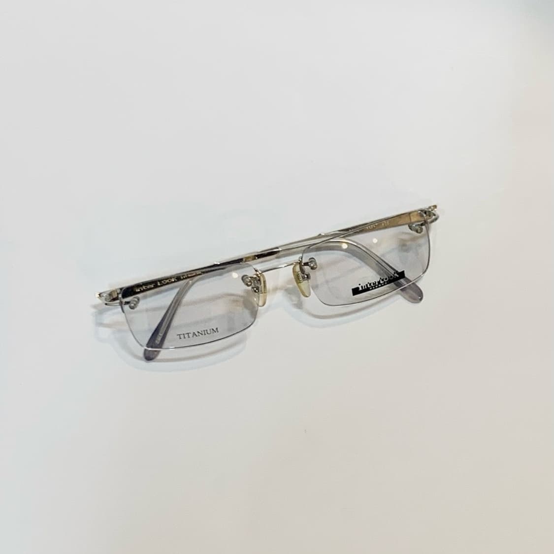 [픽키-673] 실버 티타늄 무테 안경 각진 스퀘어 투명 템플팁 상품이미지5