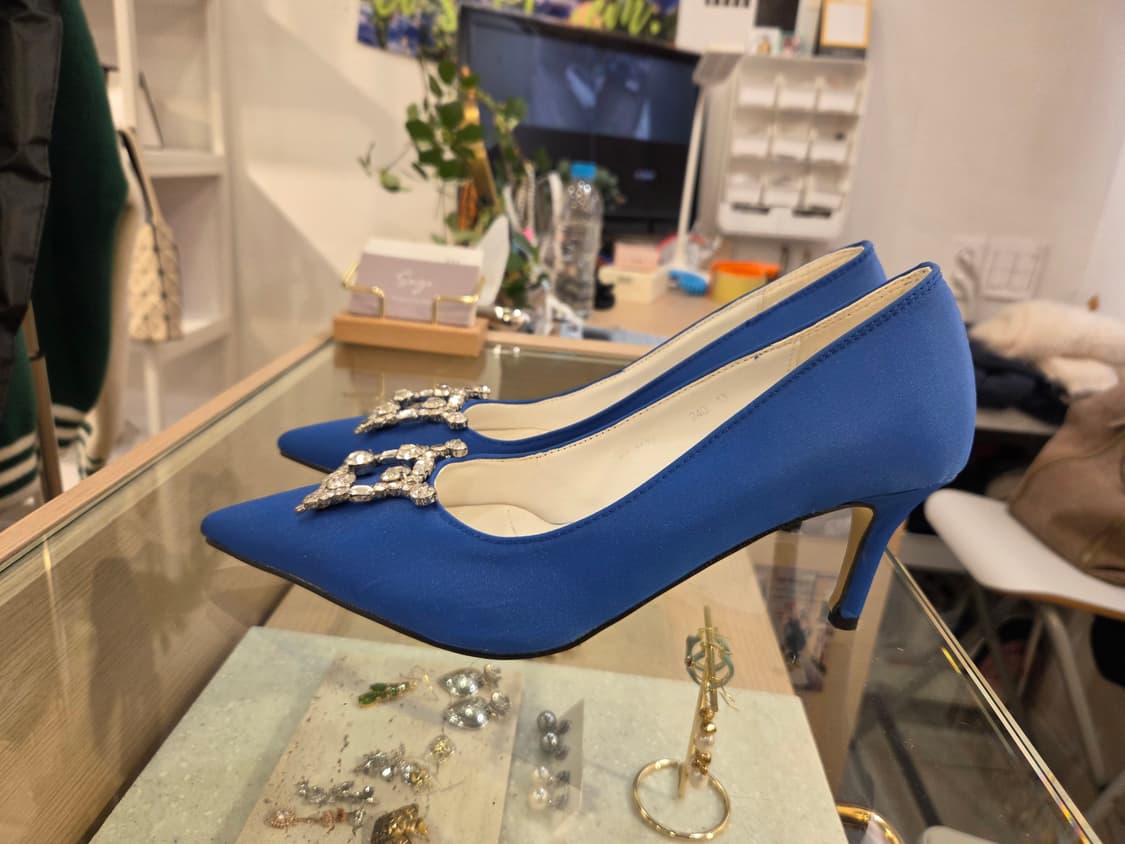 블루 새틴 큐빅 펌프스 상품이미지2