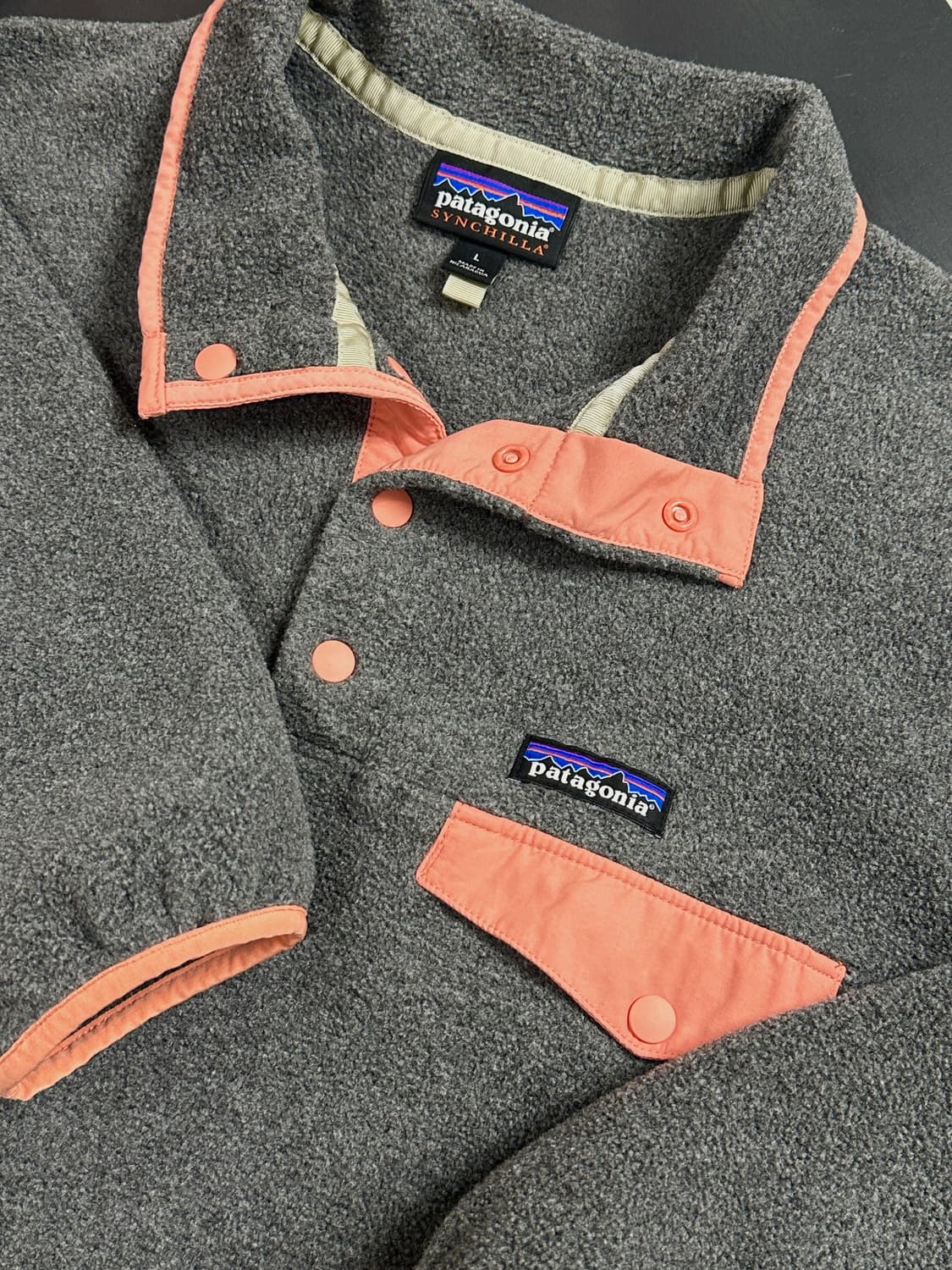 파타고니아 신칠라 그레이&코랄 L 상품이미지1