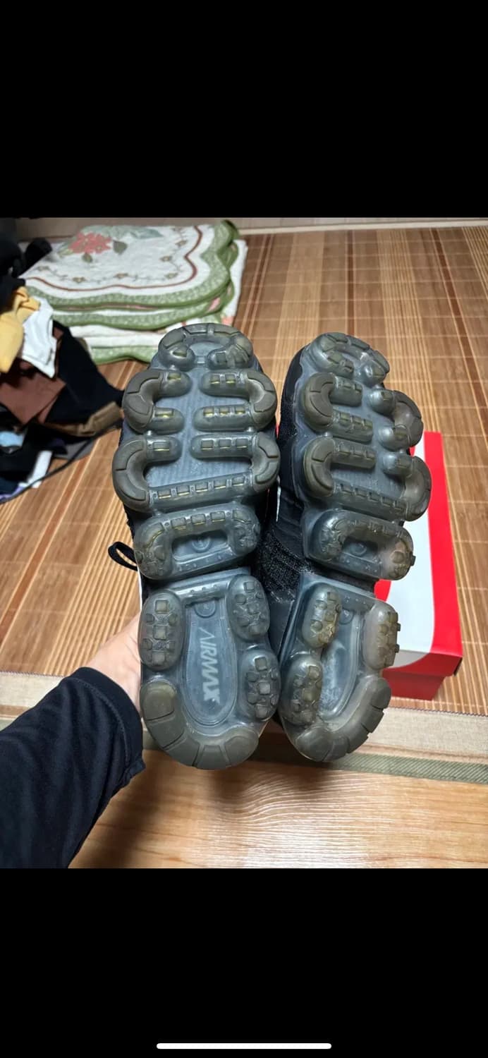 나이키 에어 베이퍼맥스 플라이니트 2 블랙 화이트 275팝니다. 상품이미지6