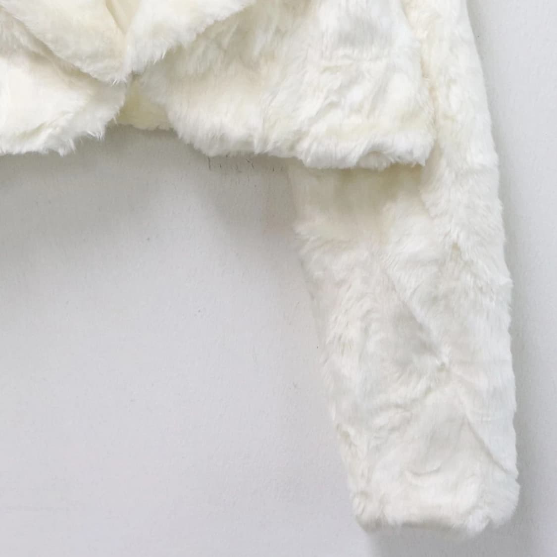 FOREVER 라떼갸루 페이크퍼 크롭 자켓 63107 상품이미지4