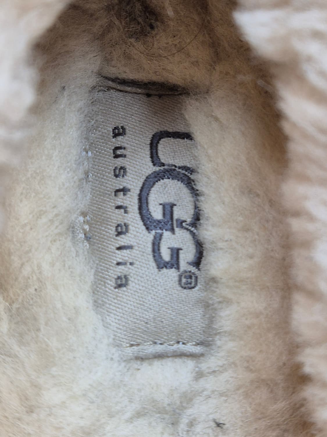 UGG 어그 여성 모카신 240mm 회색 제품입니다. 실내에서 착용하기  상품이미지4