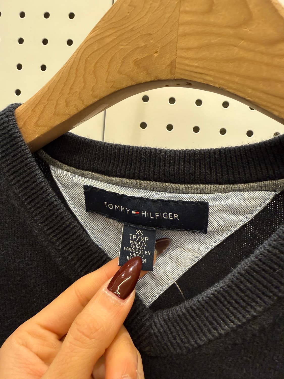 타미힐피거 브이넥 니트 스웨터 U1210 상품이미지5