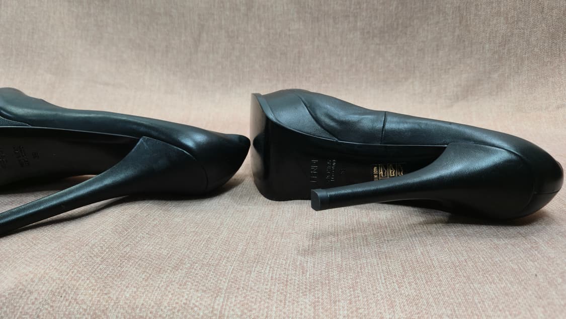 펜디 미착용 39사이즈  블랙 가죽 플랫폼 힐 상품이미지6