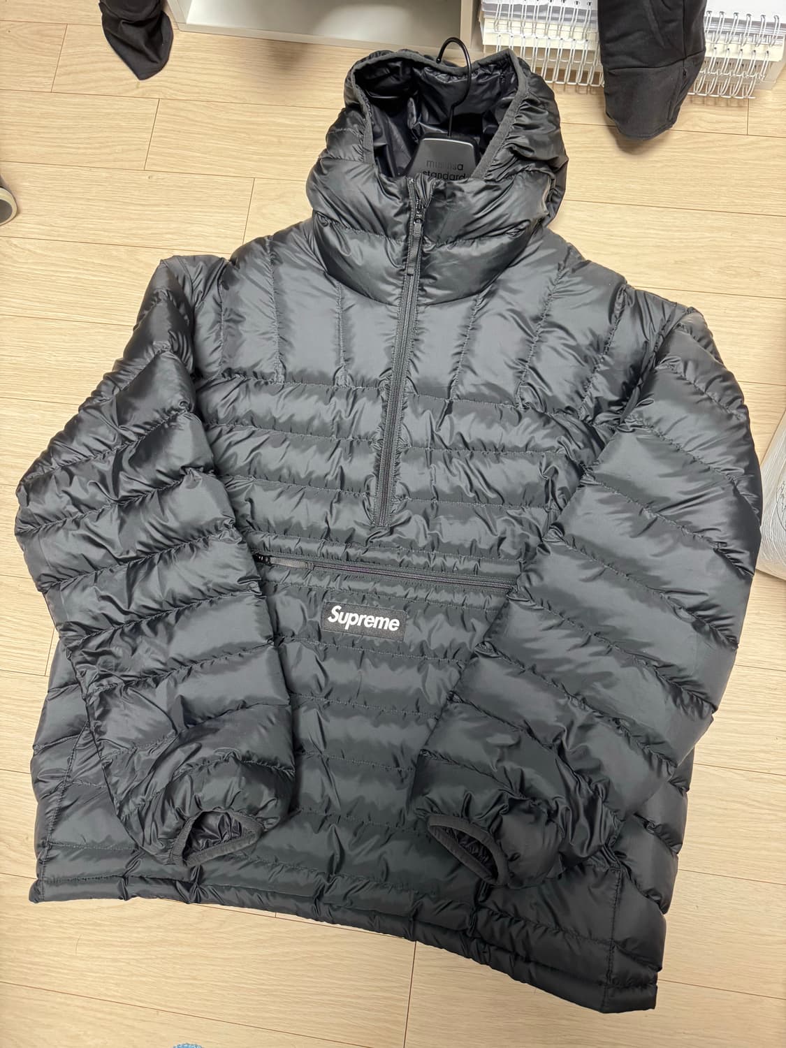 (L) 슈프림 마이크로 다운 하프 집 후드 풀오버 블랙 24FW 상품이미지2