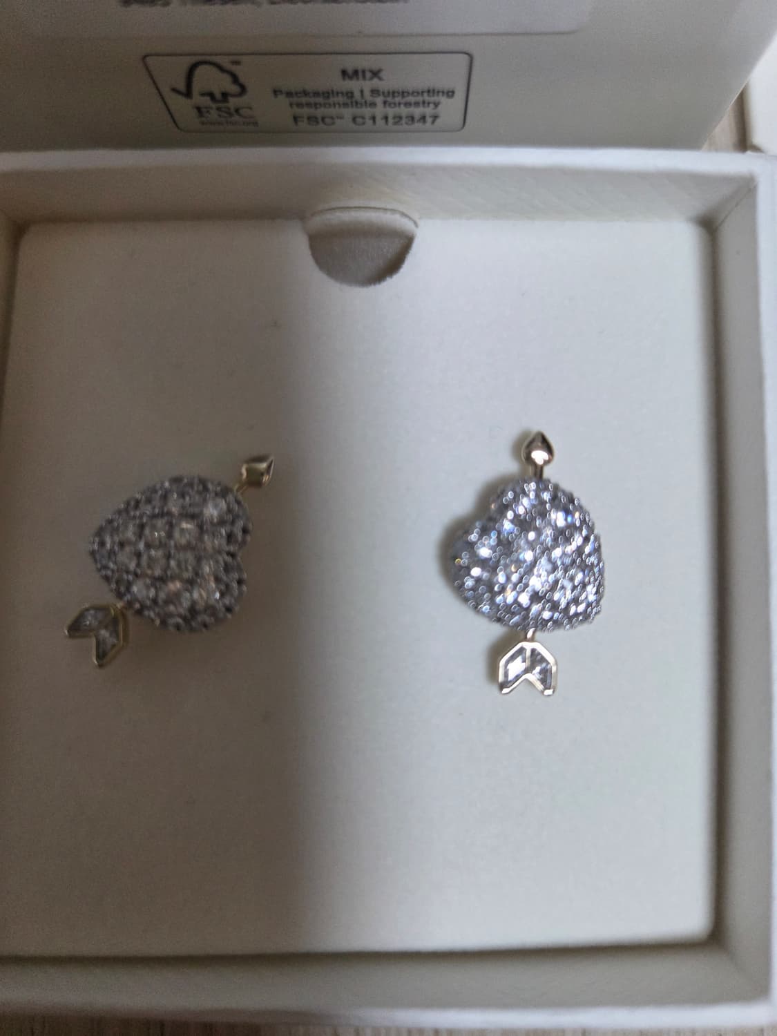 신상 새제품)스와로브스키 하트 위드 애로우 귀걸이 정품 상품이미지9