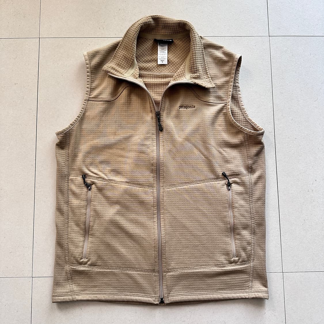 파타고니아 R1 플리스 베스트 베이지 M 상품이미지1