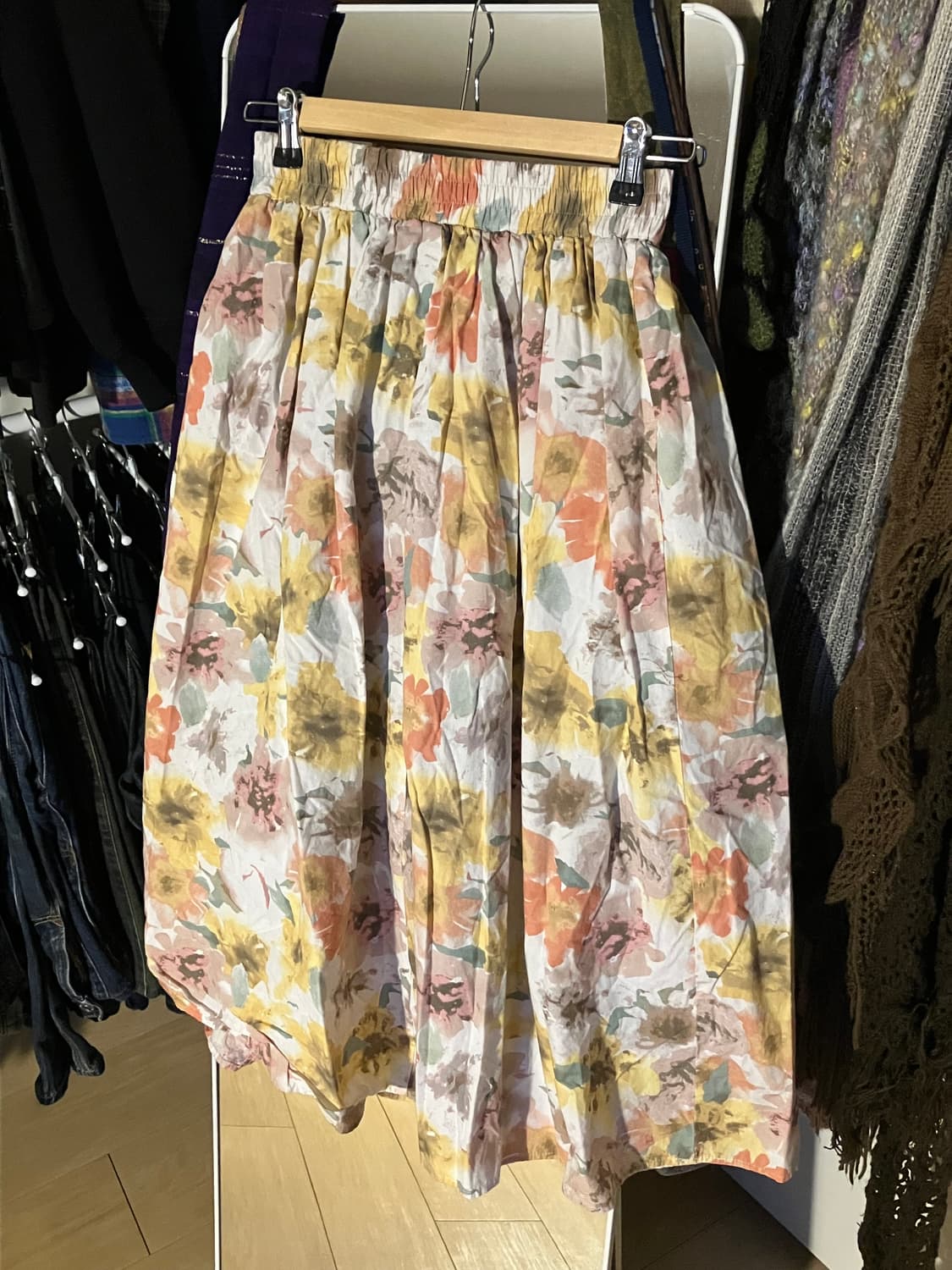 노란꽃 미디스커트 (착샷O) 상품이미지1