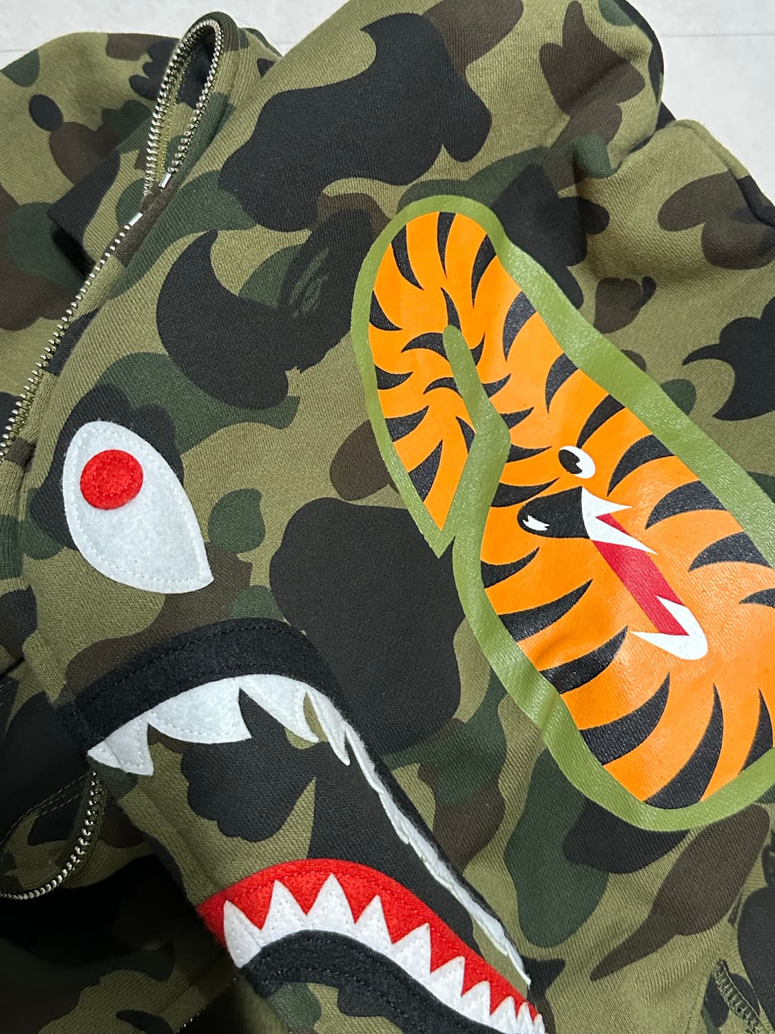 베이프 녹계 후드 집업 상품이미지2